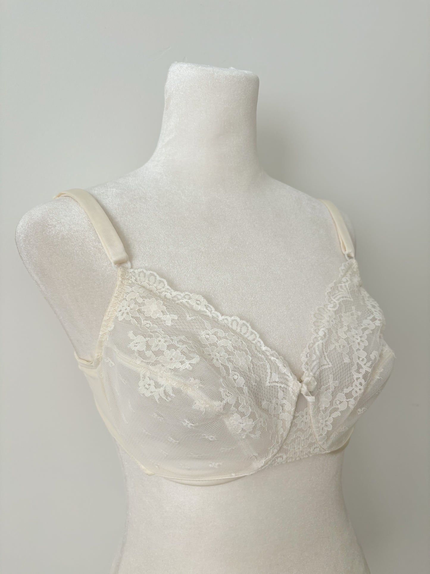 Vanity fair bra-32D