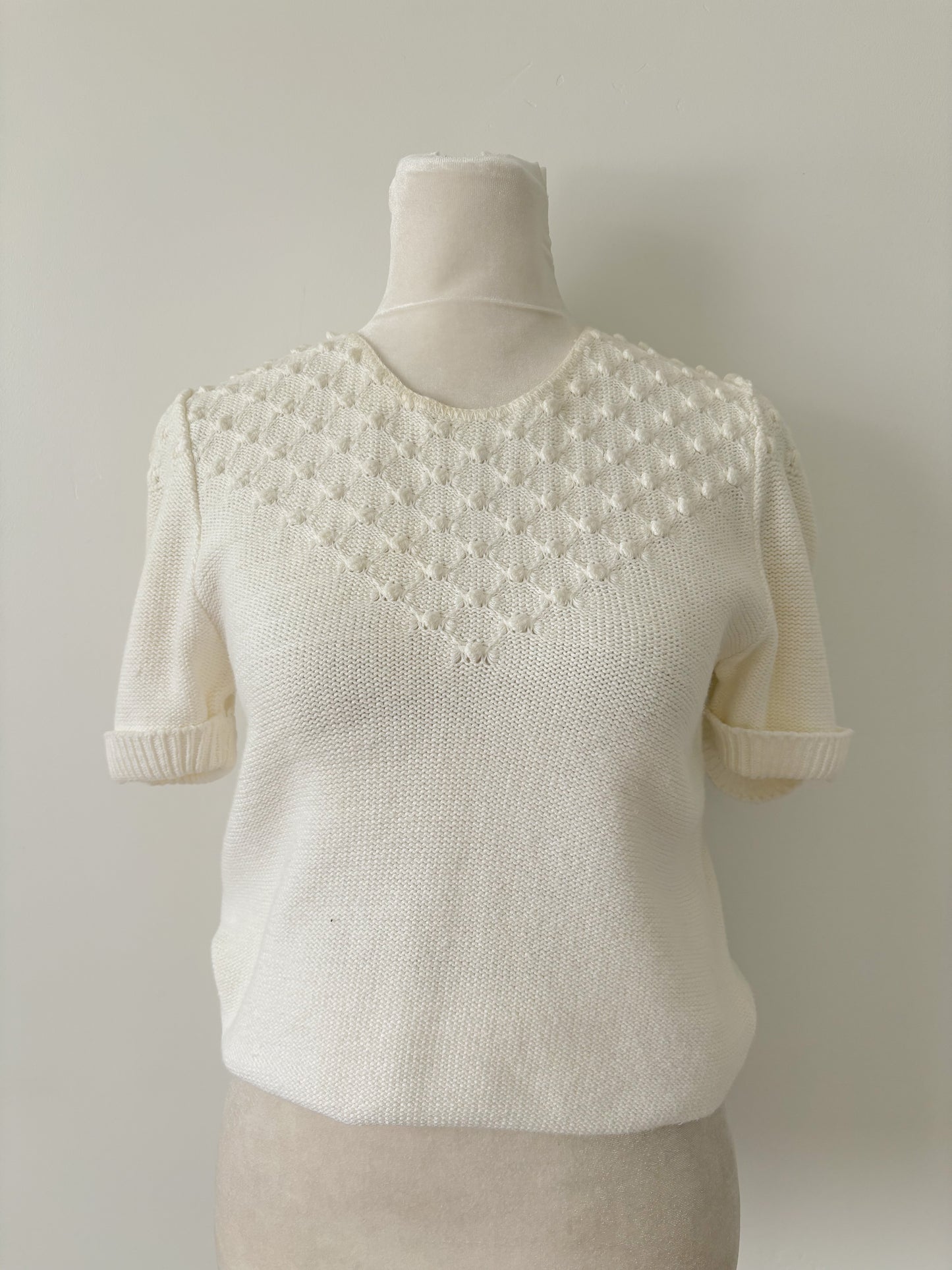 White knit polka dot short sleeve sweater-S