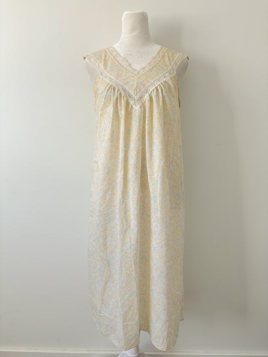 Floral lace v neck nightgown-S