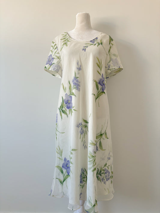 White Amanda smith floral dress-M