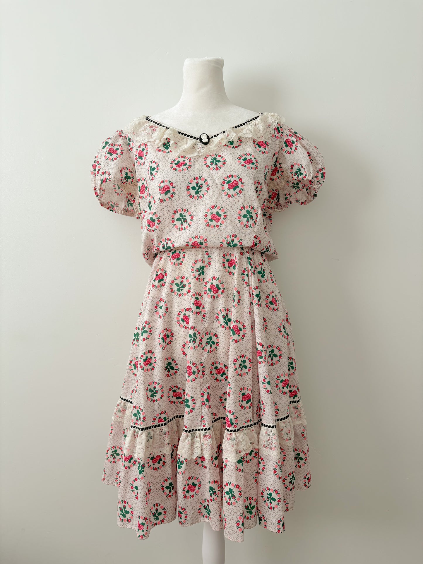 Pink floral cameo dress-M