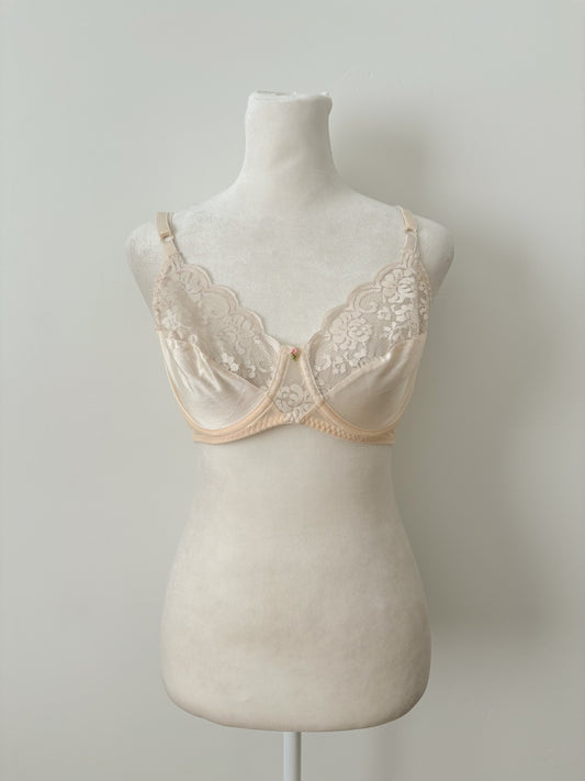 Chantilly Maidenform bra-36C