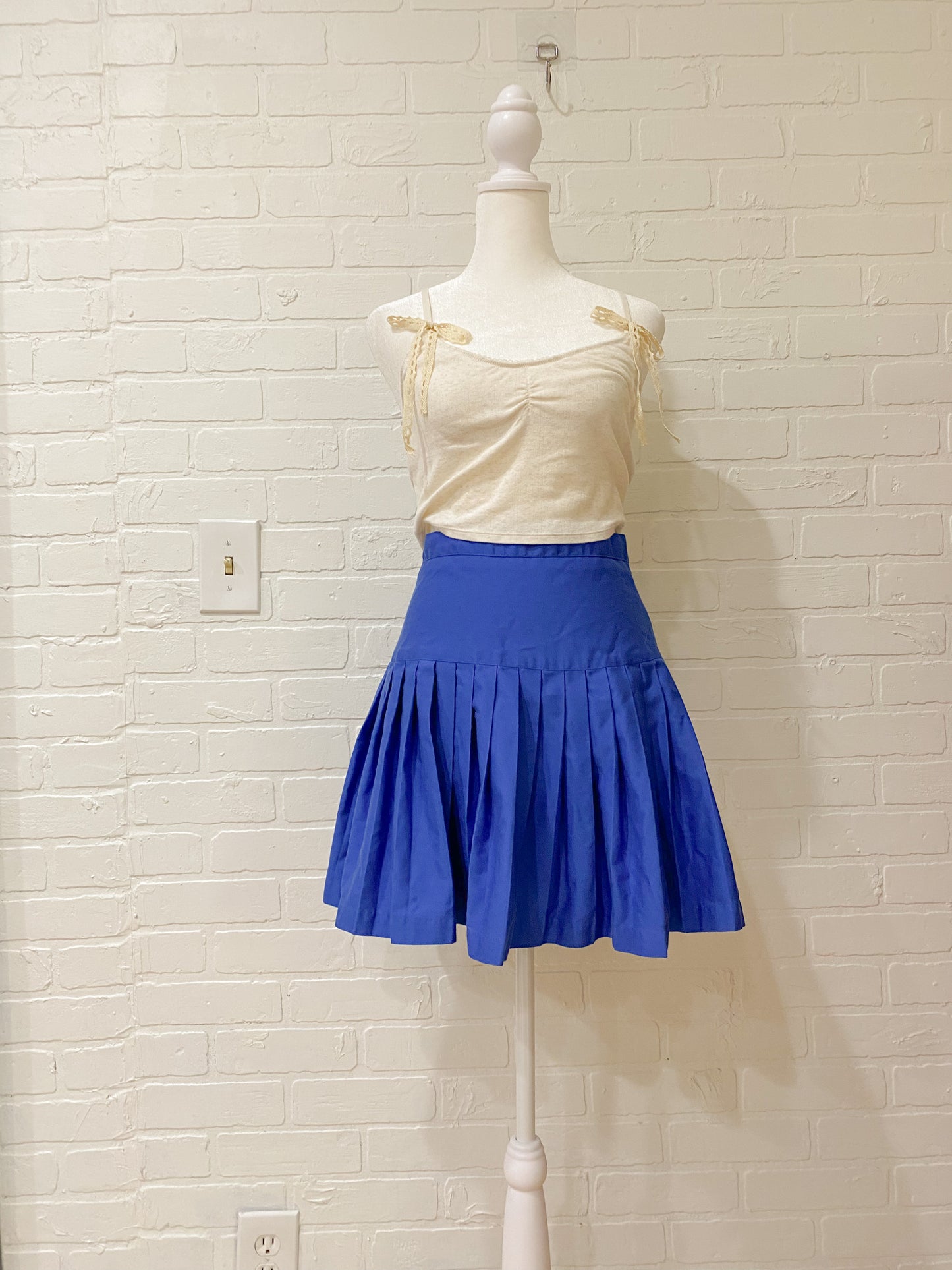 Blue pleated mini skirt-s