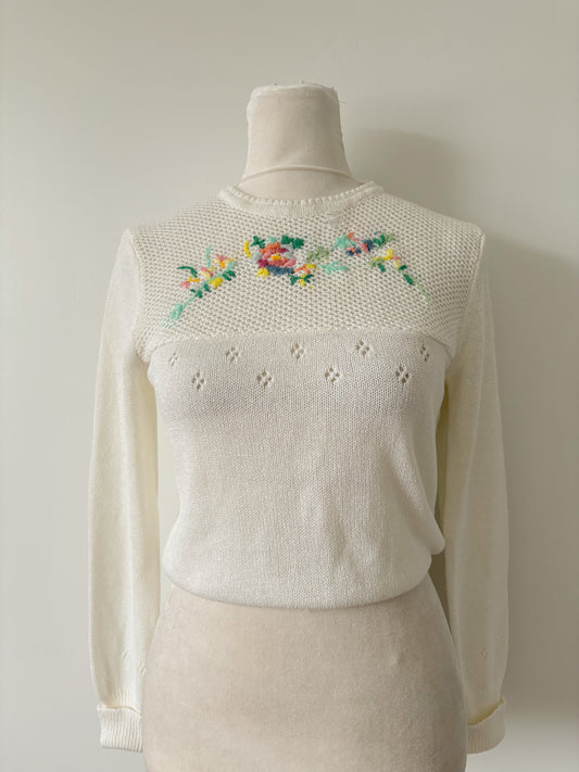 Knit cream floral embroidered sweater-XS