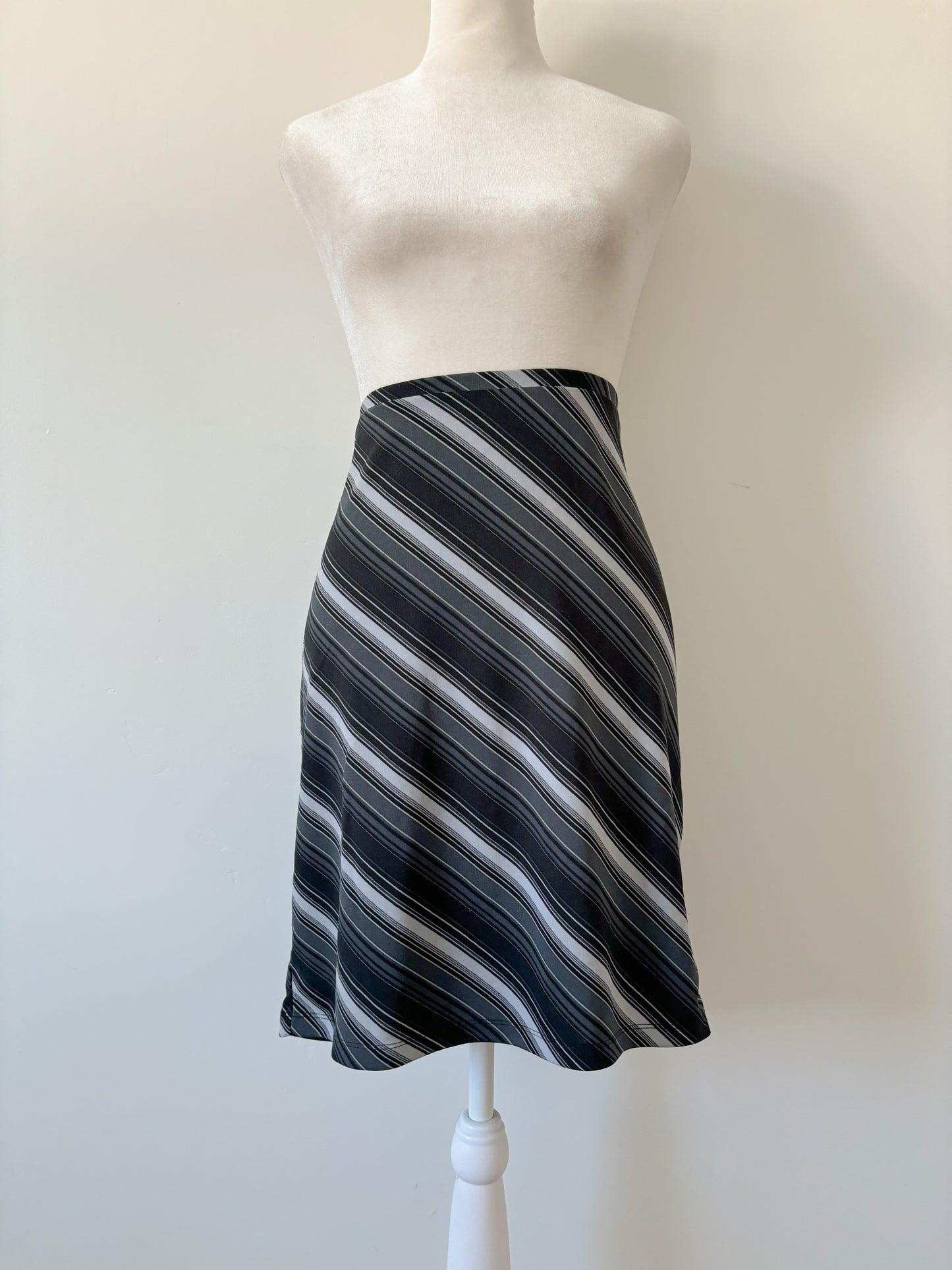 Black & gray striped skirt-M