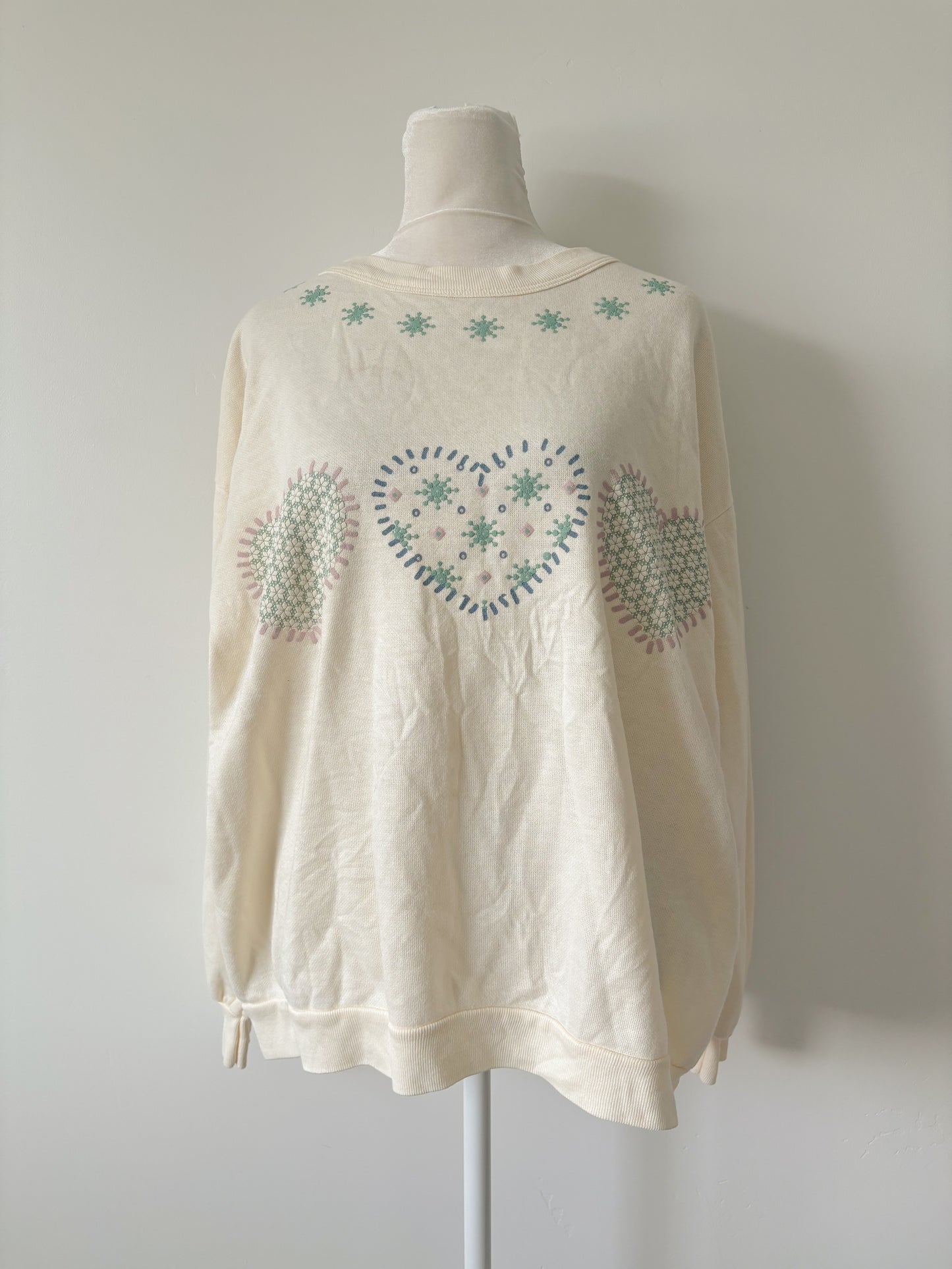 Cream heart sweatshirt-XL