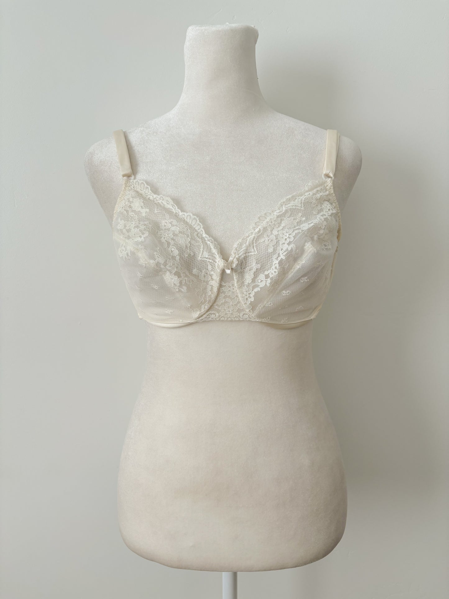 Vanity fair bra-32D