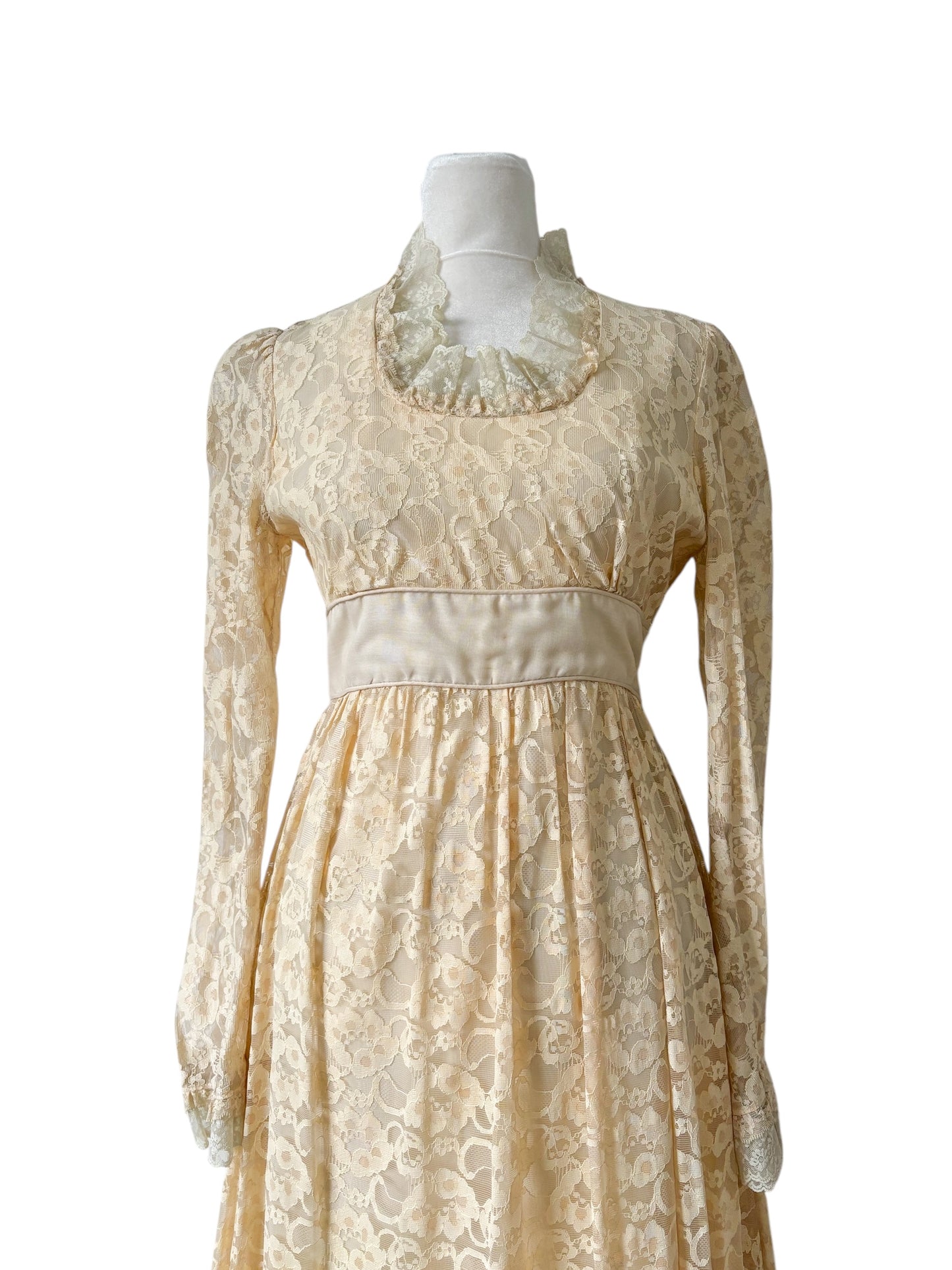 Vintage cream lace wedding dress-small