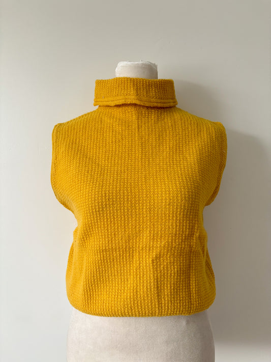 Yellow turtleneck sweater vest-M