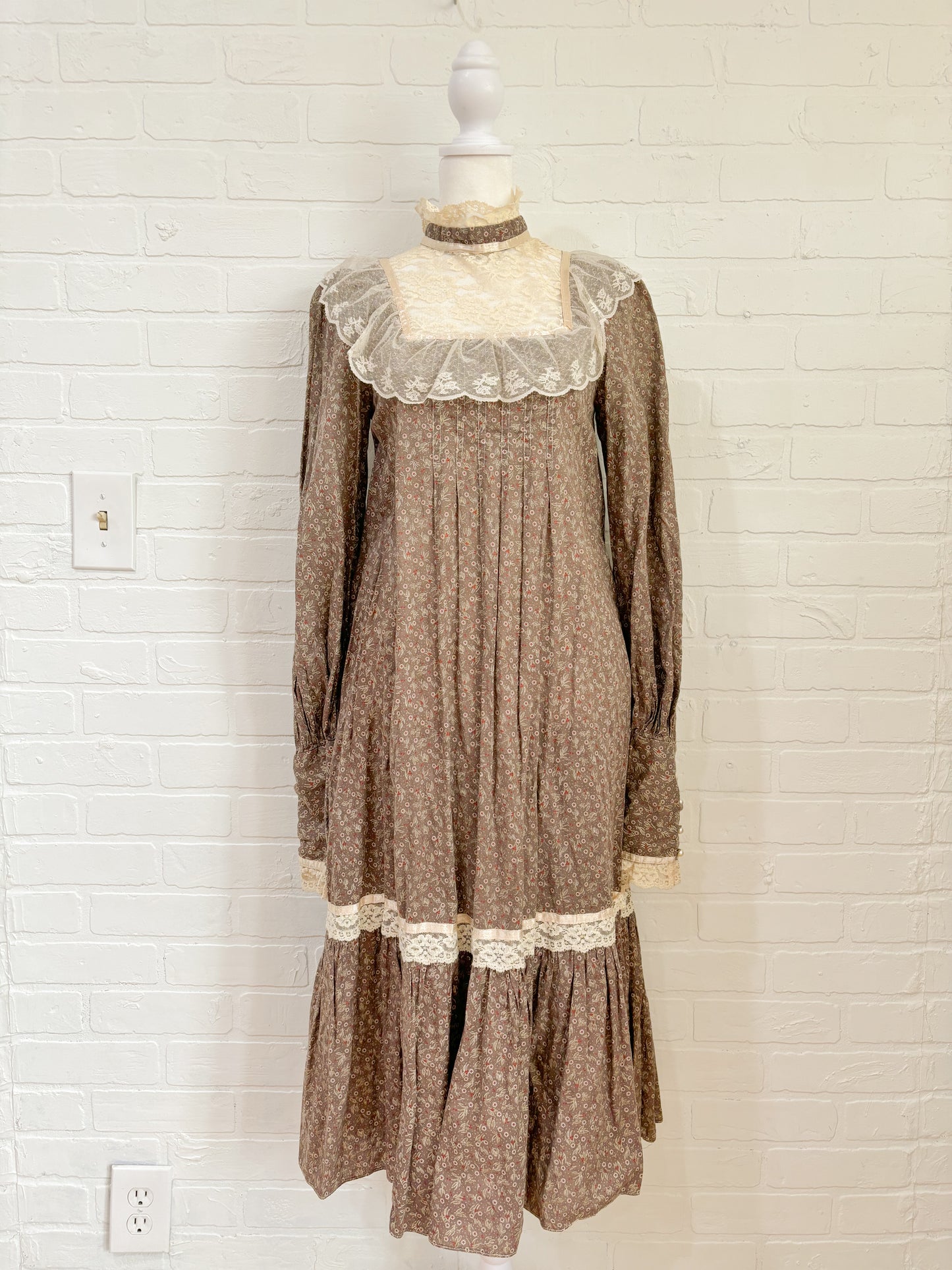 Brown floral gunne sax dress-7