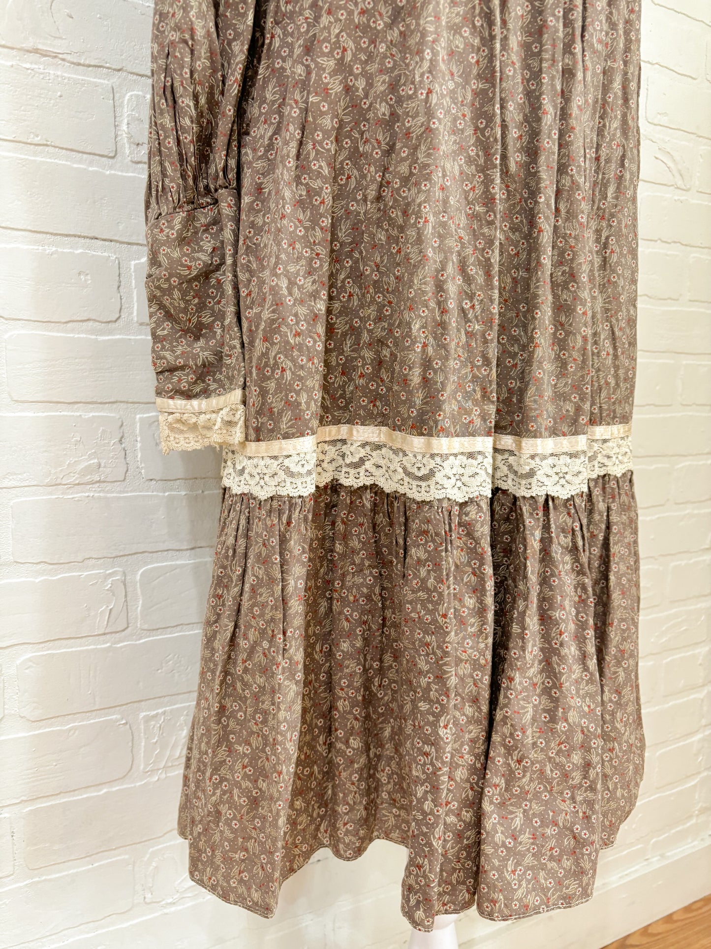 Brown floral gunne sax dress-7